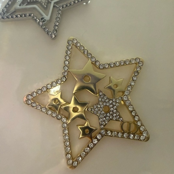 Dior 2025 Holiday Star Hair Barrettes in Gold and Silver - Picture 4 of 5